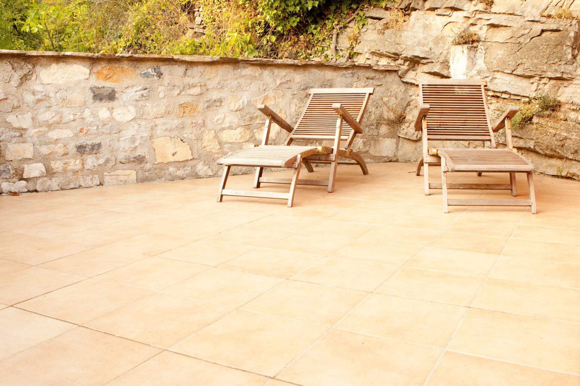 Stihl Cleaning Tiles 6